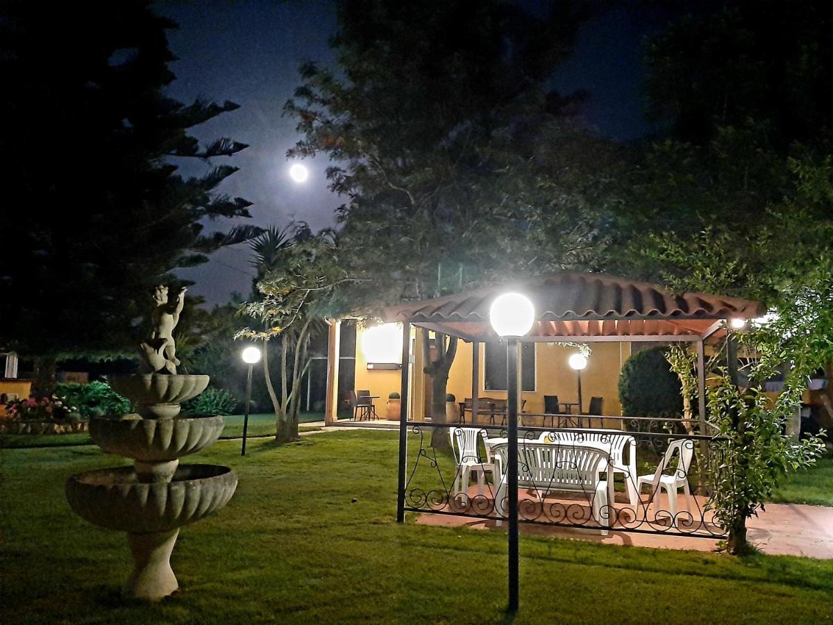 Memo'S Affittacamere Arborea Exterior foto