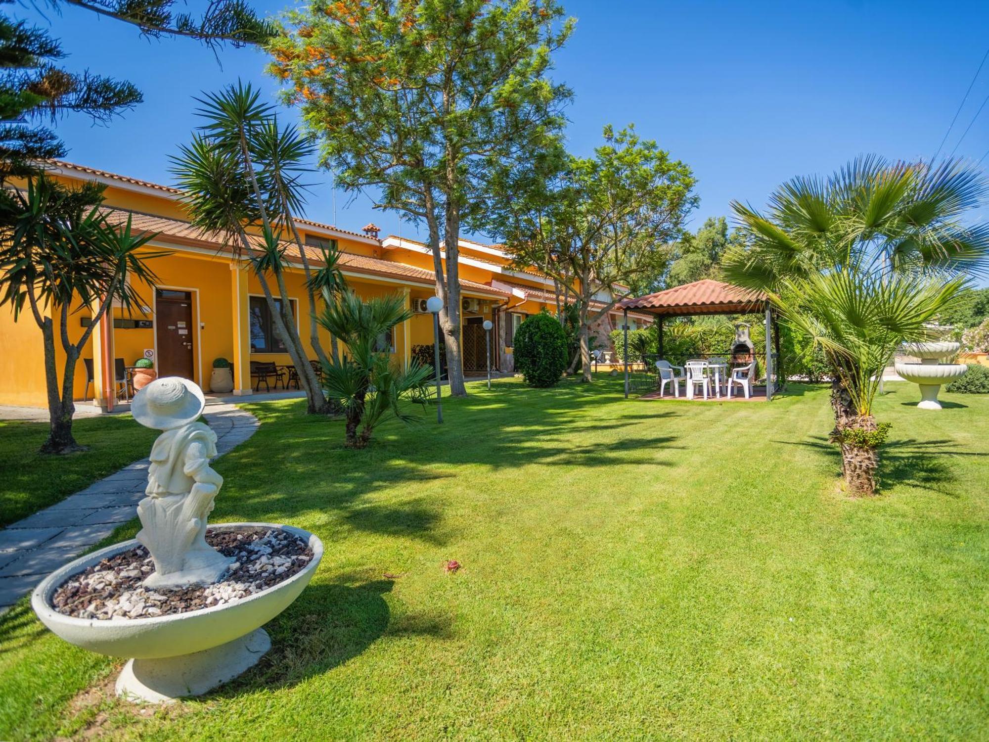 Memo'S Affittacamere Arborea Exterior foto