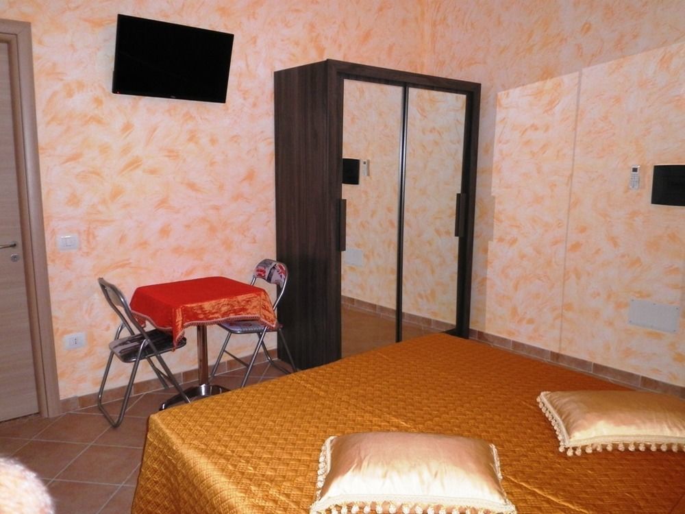 Memo'S Affittacamere Arborea Exterior foto