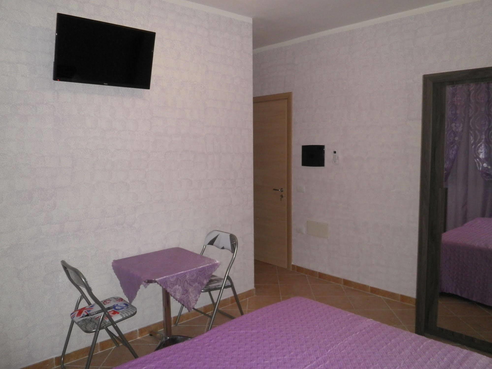 Memo'S Affittacamere Arborea Exterior foto